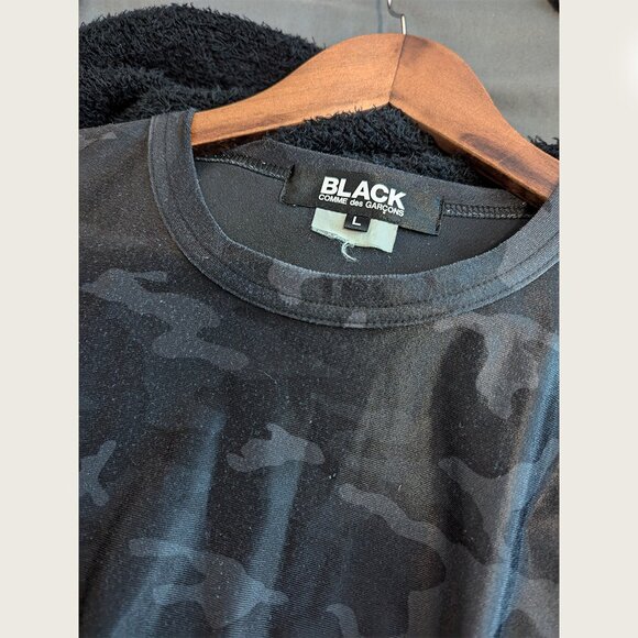 BLACK COMME DES GARÇONS - Camo technical t-shirt - Sz L - Picture 5 of 6